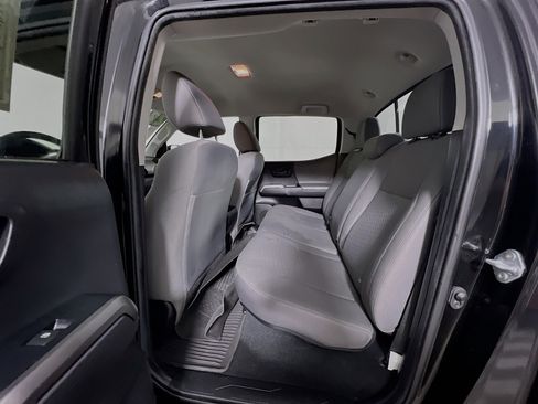 Used 2022 Toyota Tacoma SR5 w/ Technology Package RWD image 28