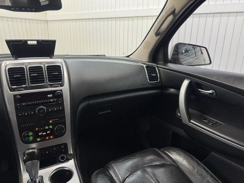 Used 2011 GMC Acadia SLT image 16