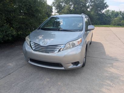 Used 2016 Toyota Sienna LE