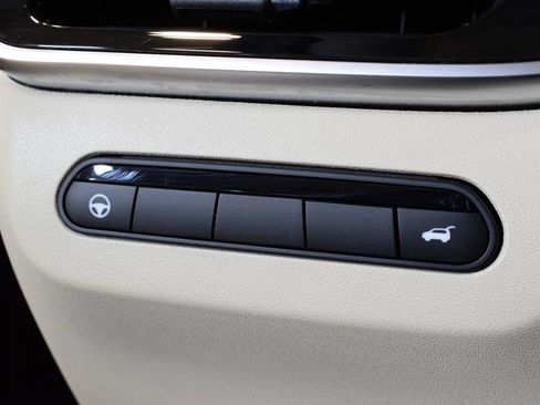 Certified 2023 INFINITI QX60 Sensory w/ Cargo Package AWD/4WD image 19