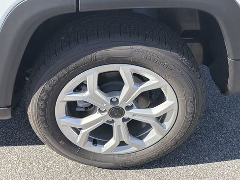 New 2026 Jeep Compass Latitude image 21