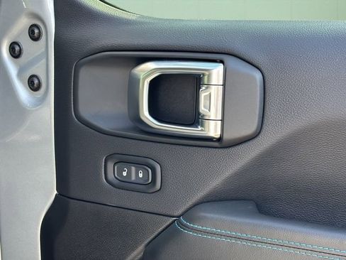 Used 2024 Jeep Wrangler High Altitude image 37
