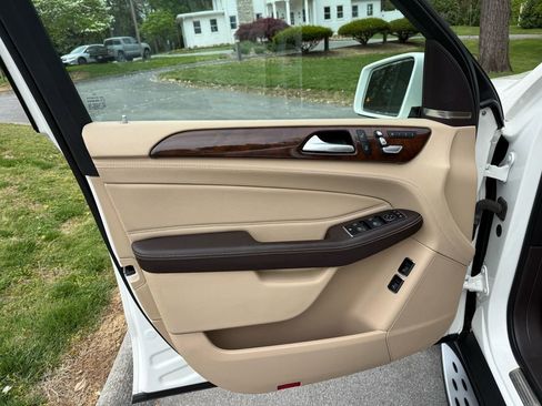 Used 2019 Mercedes-Benz GLS 450 4MATIC w/ Premium 1 Package image 16