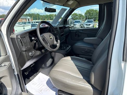 Used 2014 Chevrolet Express 1500 RWD image 23