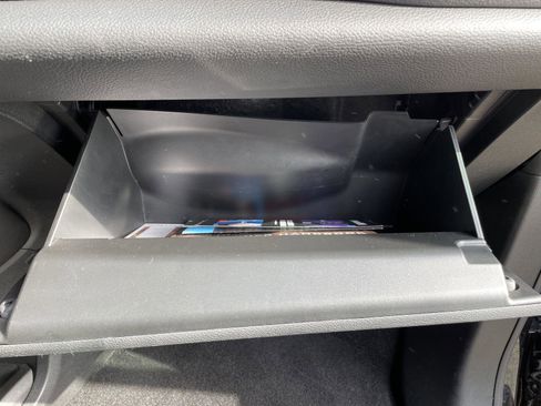 Used 2025 Chrysler Pacifica Limited FWD image 50