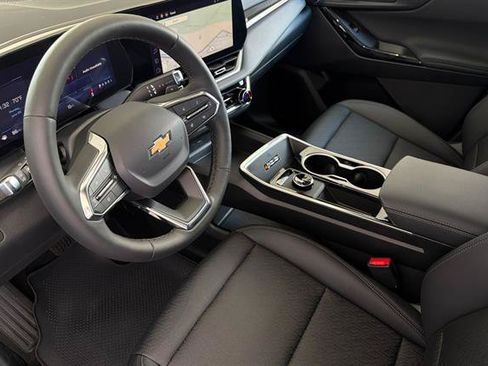 New 2026 Chevrolet Equinox LT w/ Convenience Package II FWD image 10