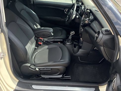 Used 2018 MINI Cooper 2-Door Hardtop FWD image 5