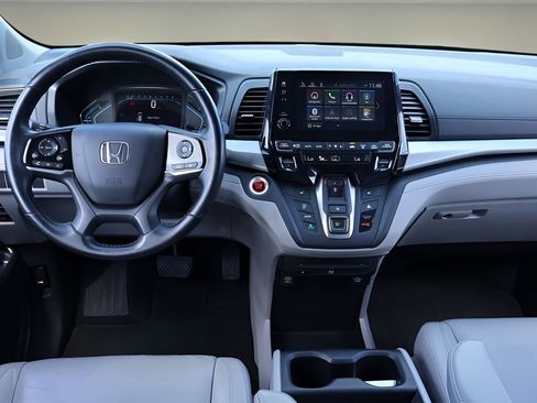 Used 2018 Honda Odyssey Touring image 16