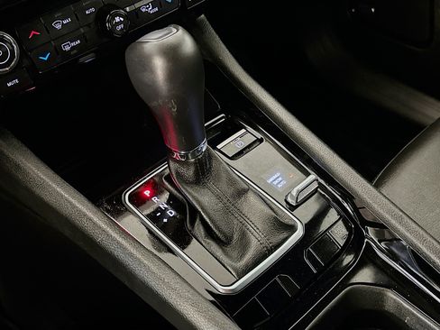 Used 2022 Jeep Compass Altitude w/ Sun and Sound Group image 24