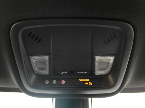 Used 2022 Chevrolet Traverse LS FWD image 48