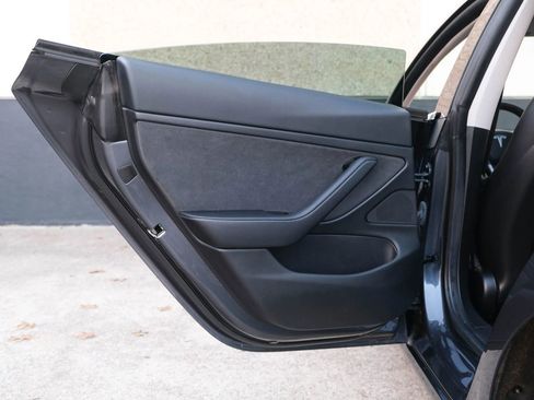 Used 2020 Tesla Model 3 Performance image 23