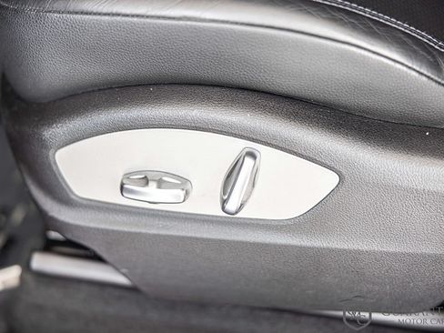 Used 2018 Porsche Macan AWD/4WD image 22