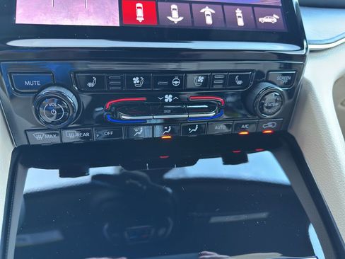 New 2025 Jeep Grand Cherokee L Limited w/ Luxury Tech Group II image 21