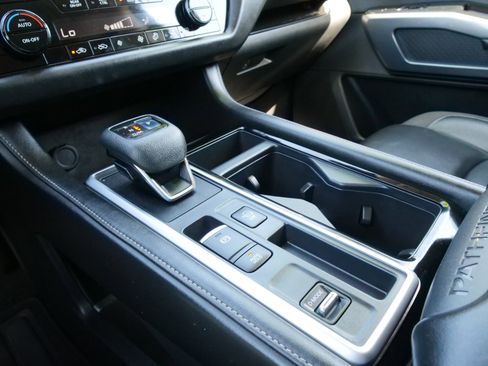 Used 2022 Nissan Pathfinder SL image 27