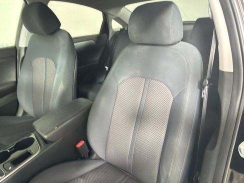 Used 2018 Hyundai Sonata SE FWD image 12