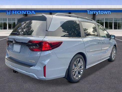 New 2026 Honda Odyssey Touring image 4