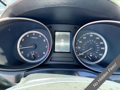 Used 2017 Hyundai Santa Fe Sport FWD image 18