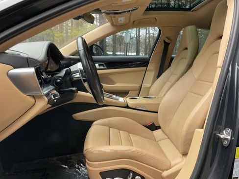 Used 2019 Porsche Panamera image 14