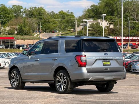 Used 2020 Ford Expedition Limited w/ Equipment Group 302A AWD/4WD image 2