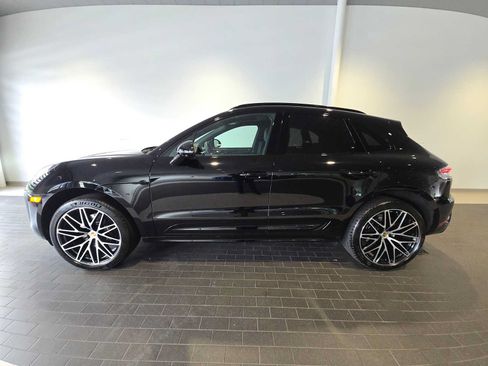 Used 2025 Porsche Macan AWD/4WD image 2