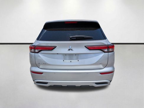 Used 2022 Mitsubishi Outlander SE FWD image 5