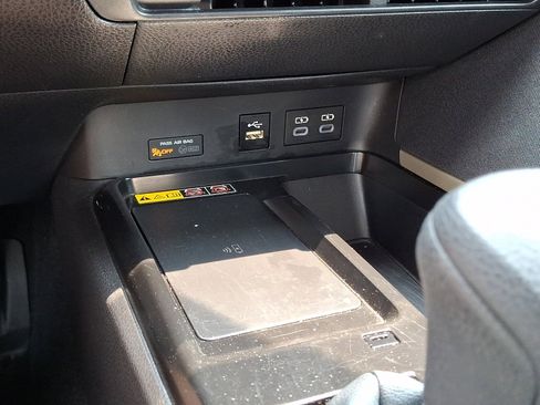 Used 2025 Toyota Camry LE FWD image 24