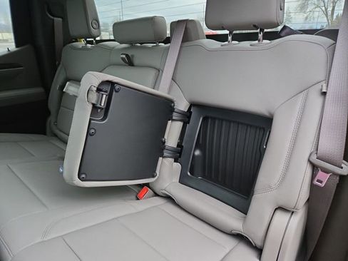 New 2026 GMC Sierra 1500 SLT w/ SLT Convenience Package image 32