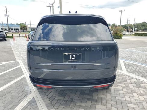 New 2025 Land Rover Range Rover Long Wheelbase SE image 4