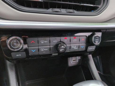 Used 2025 Jeep Compass Limited AWD/4WD image 23