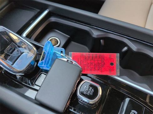 New 2026 Volvo XC60 B5 Plus w/ Protection Package Premier image 34