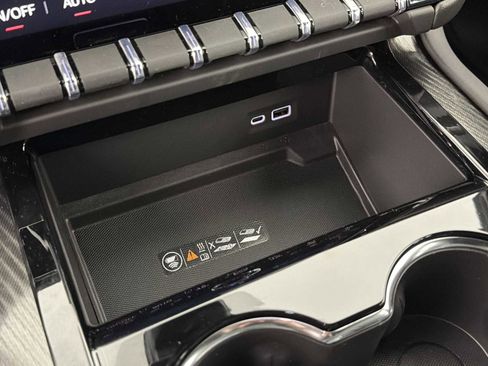 New 2026 GMC Yukon AT4 w/ AT4 Premium Plus Package image 70