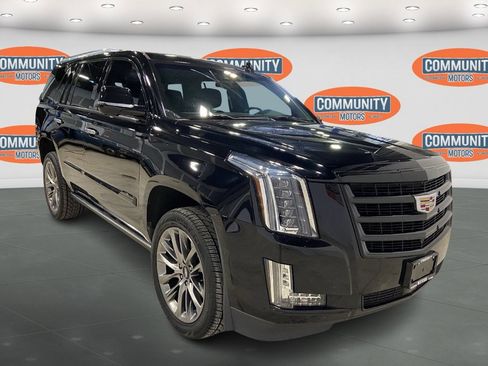 Used 2019 Cadillac Escalade Premium Luxury w/ Escalade Sport Edition image 10