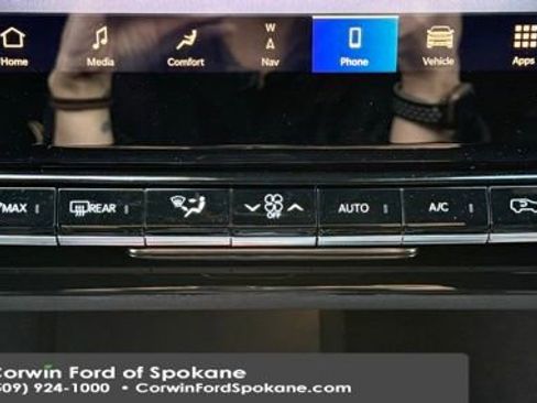 Used 2022 Jeep Wagoneer Series I AWD/4WD image 32