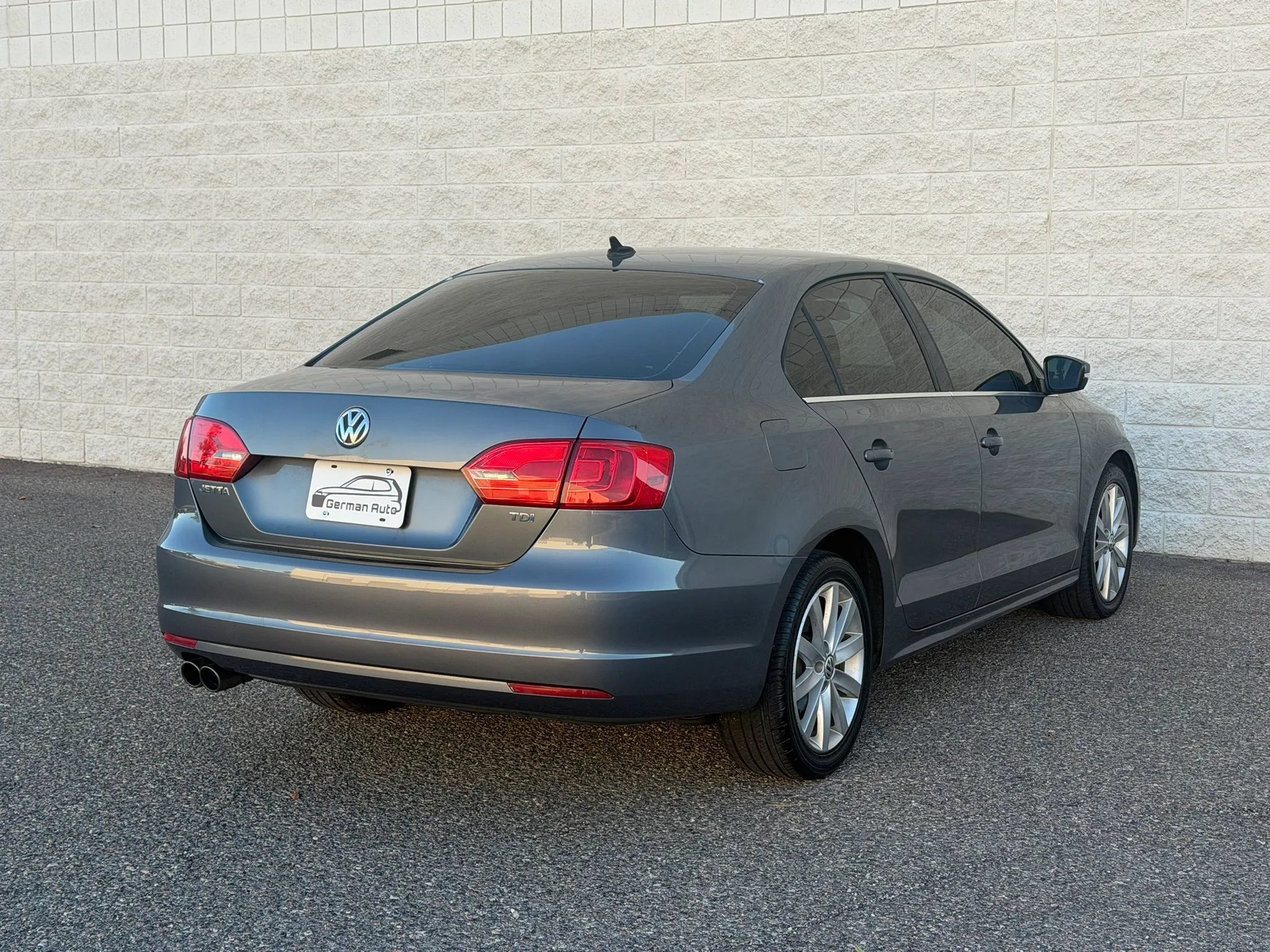 Used 2011 Volkswagen Jetta TDI FWD image 4