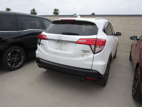 Used 2022 Honda HR-V Sport image 3