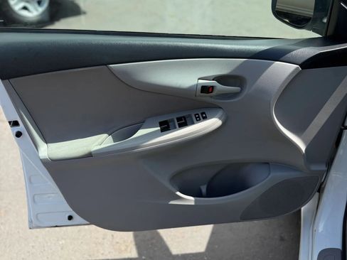 Used 2013 Toyota Corolla L FWD image 12