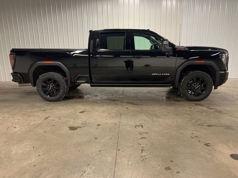 Certified 2025 GMC Sierra 2500 AT4 w/ AT4 Premium Plus Package image 2