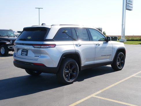 New 2025 Jeep Grand Cherokee Limited w/ Black Appearance Package image 2