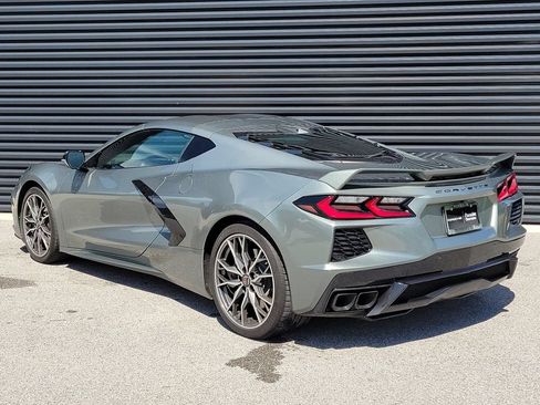 Used 2024 Chevrolet Corvette Stingray Preferred Cpe w/ Z51 Performance Package RWD image 3