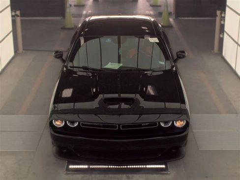 Used 2021 Dodge Challenger GT RWD image 6