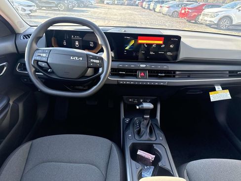 New 2025 Kia K4 LXS image 6
