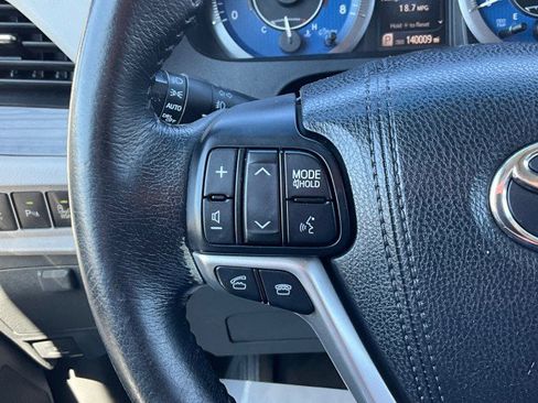 Used 2015 Toyota Sienna XLE w/ XLE Navigation Package image 16