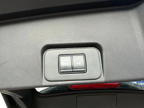 Used 2025 Nissan Rogue SV FWD image 34