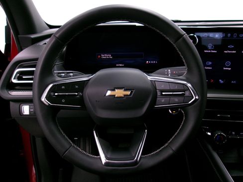 Certified 2025 Chevrolet Traverse LT w/ Driver Confidence Package image 8