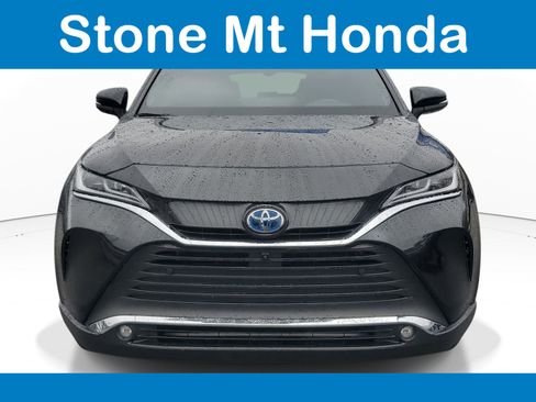 Used 2024 Toyota Venza image 2