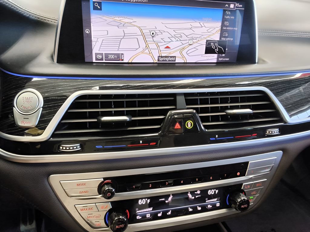 Used 2021 BMW 750i xDrive w/ Executive Package AWD/4WD image 23