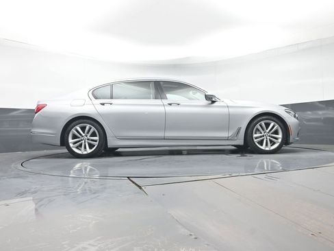 Used 2016 BMW 750i xDrive image 32