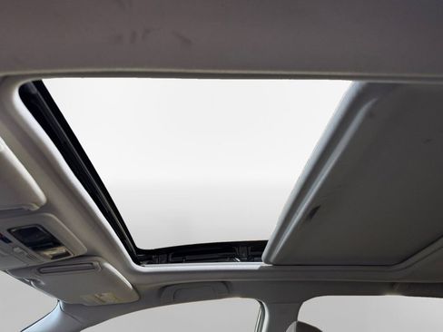 Used 2018 Subaru Forester 2.5i Premium w/ All-Weather Package image 23