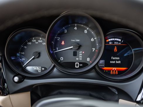 Certified 2026 Porsche Macan AWD/4WD image 18
