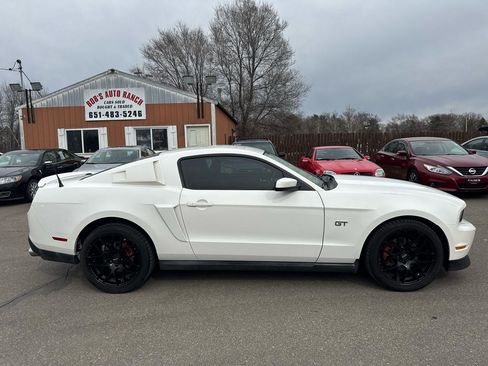 Used 2010 Ford Mustang GT image 4